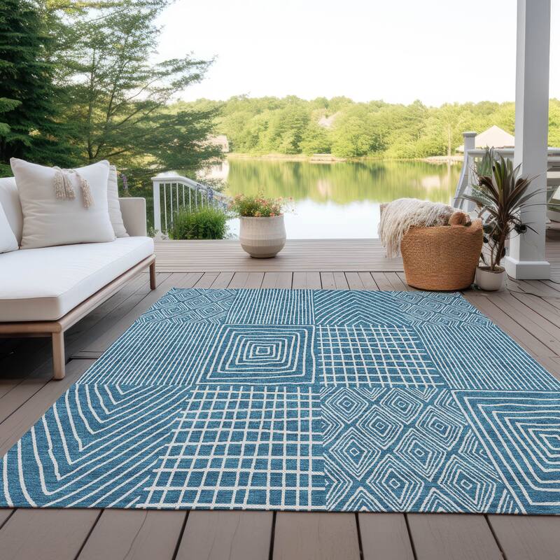 Machine Washable Indoor/ Outdoor Geo Patchwork Chantille Rug