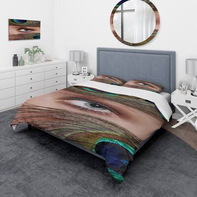 Designart 'Eye and Peacock Feathers' Bohemian & Eclectic Duvet Cover Set
