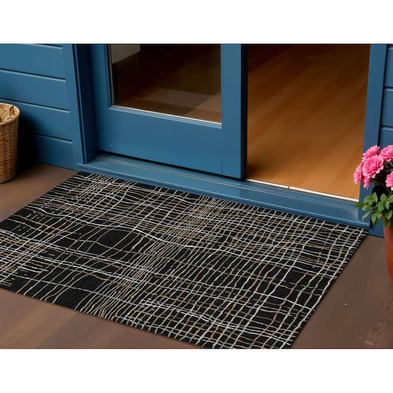 HomeRoots Striped Transitional Rectangle Outdoor Rug - 3' x 5'