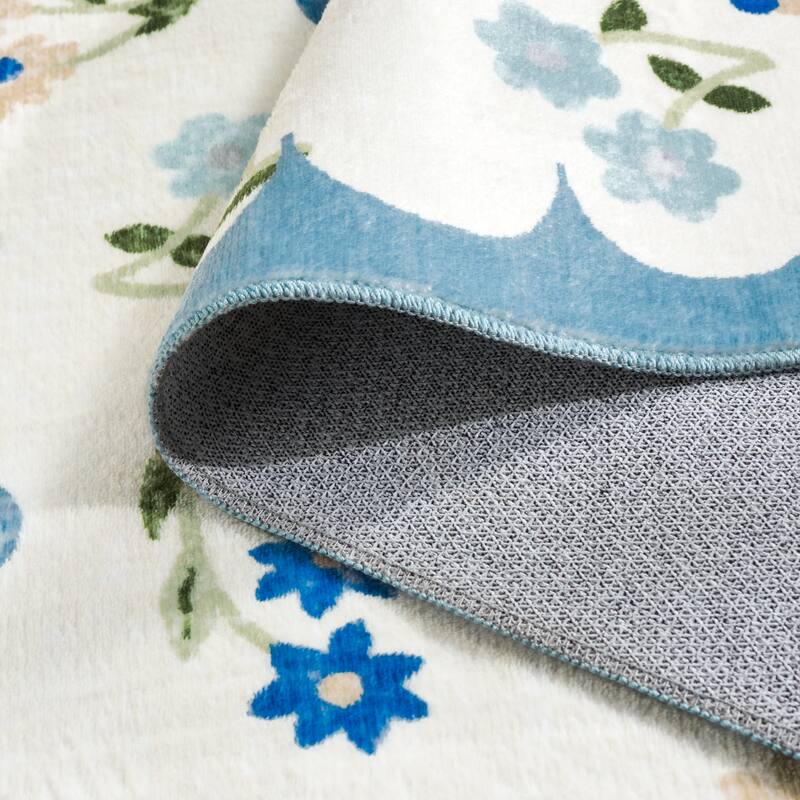 Martha Stewart Deshka Machine Washable & Slip Resistant Rug