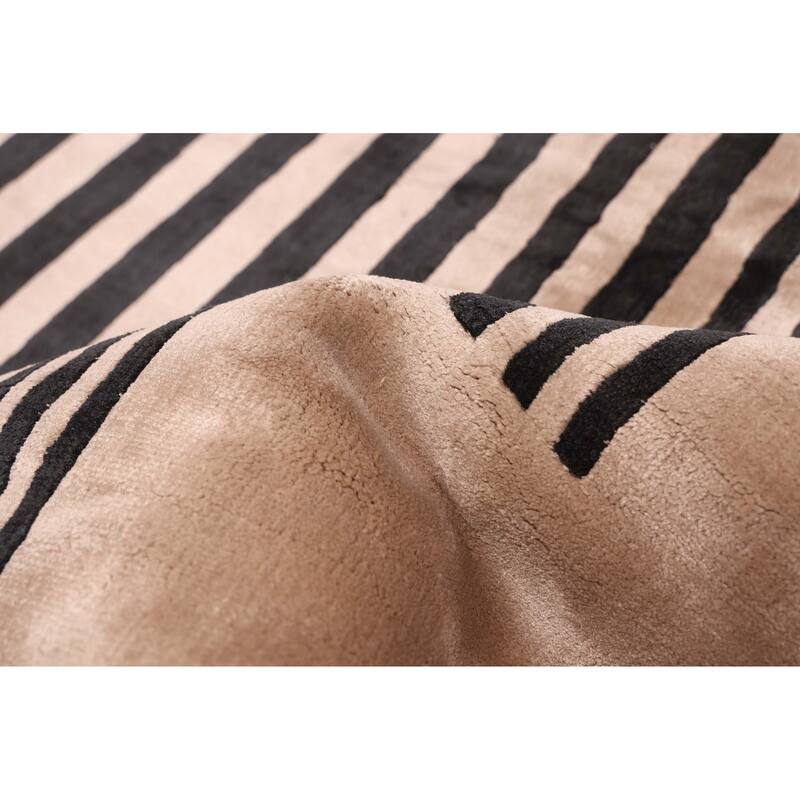 ECARPETGALLERY Hand Loomed Loreto Beige Viscose Rug - 5'1 x 8'0