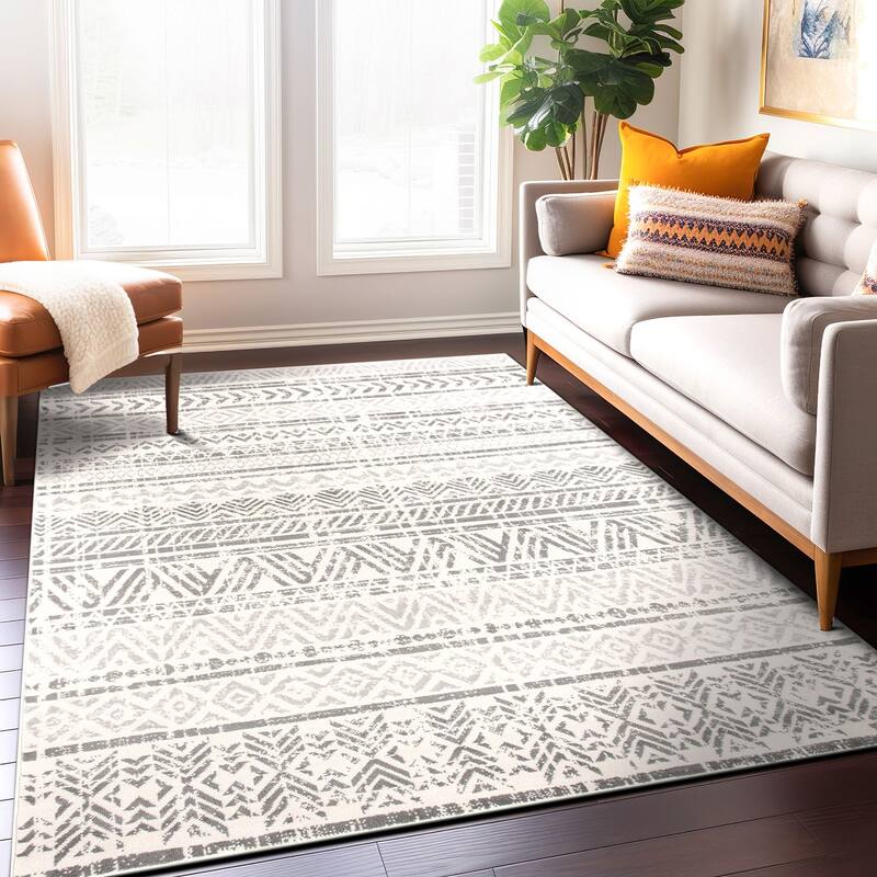 The Curated Nomad Midtown Geometric Distressed Bohemian Rug - 5' x 7' - Gray