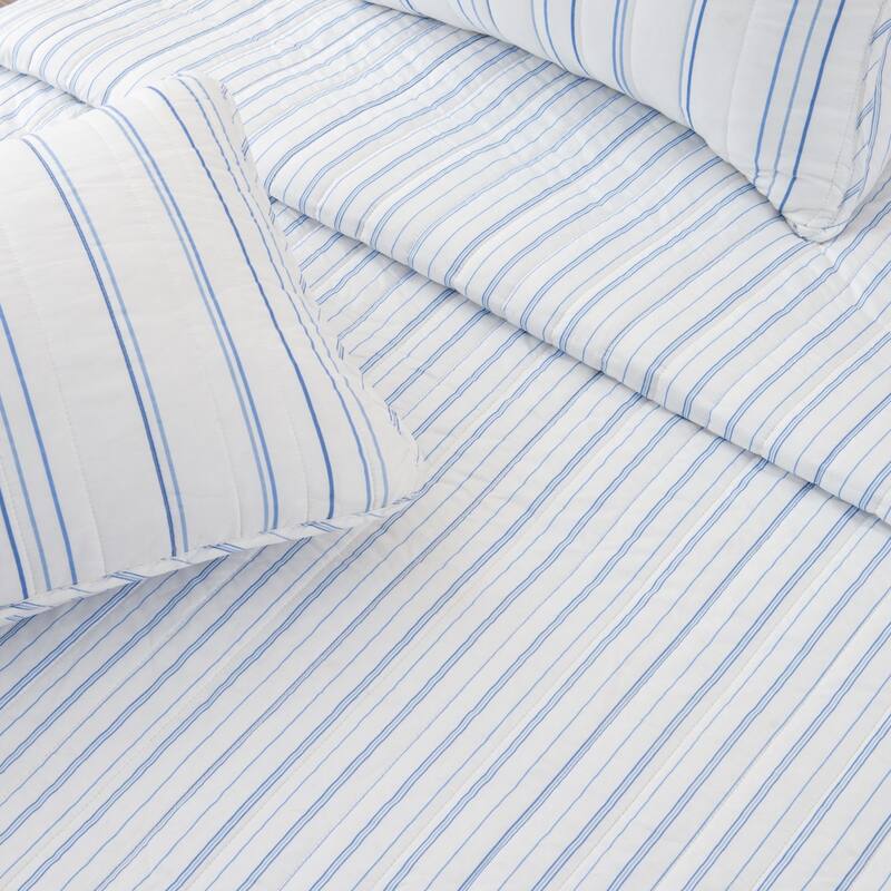 Premium Delicate Stripes Microfiber Quilt Set With Shams