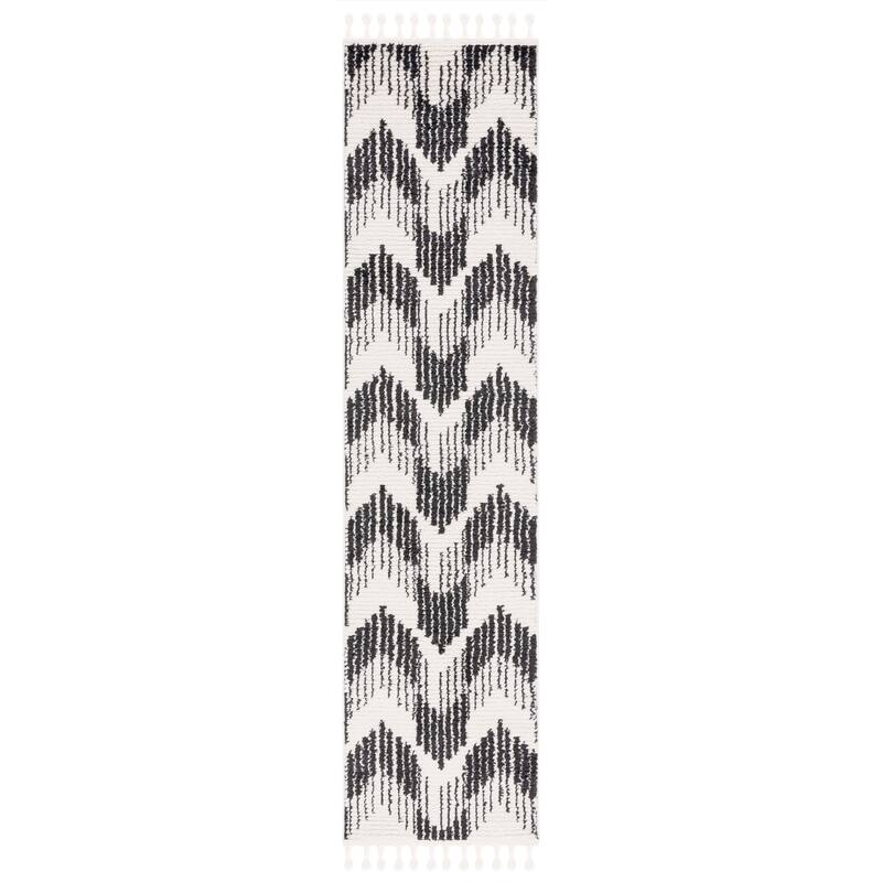 SAFAVIEH Moroccan Tassels Raida Chevron Rug