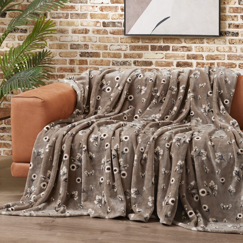 Lucky Brand Daisy Plush Throw Blanket