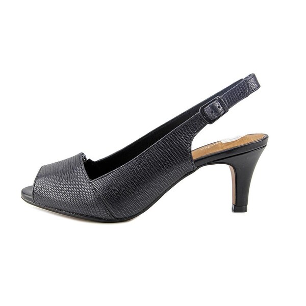 clarks artisan peep toe