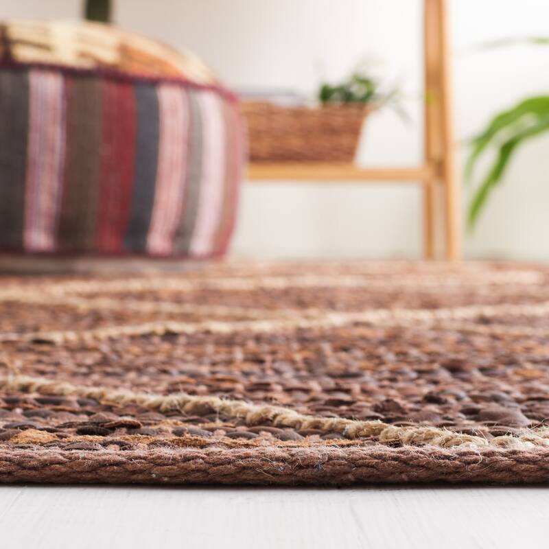 SAFAVIEH Handmade Vintage Leather Latonia Modern Rug