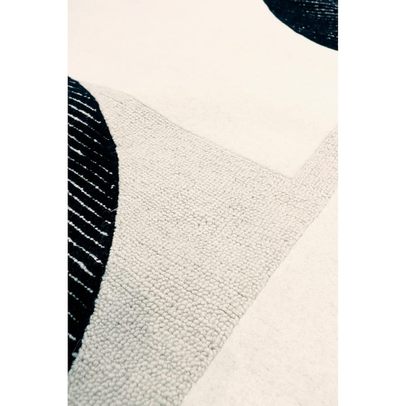 Pasargad Home Edgy Hand-Tufted Ivory/Black Bsilk & Wool Area Rug