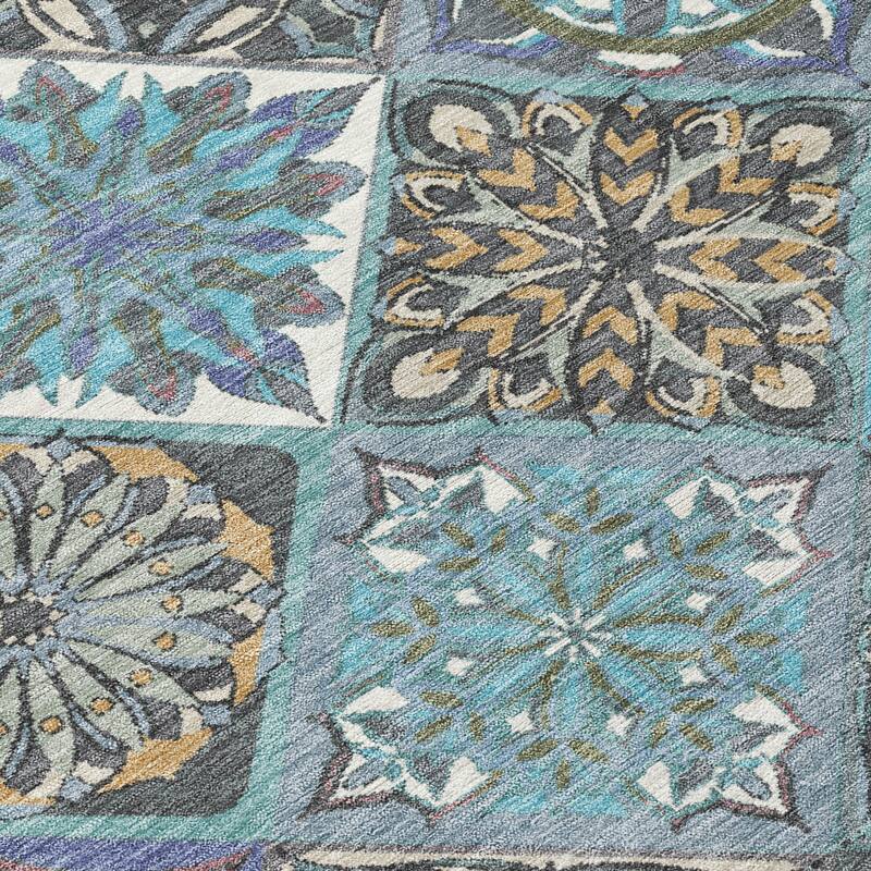 Machine Washable Indoor/ Outdoor Traditional Mosaic Chantille Rug