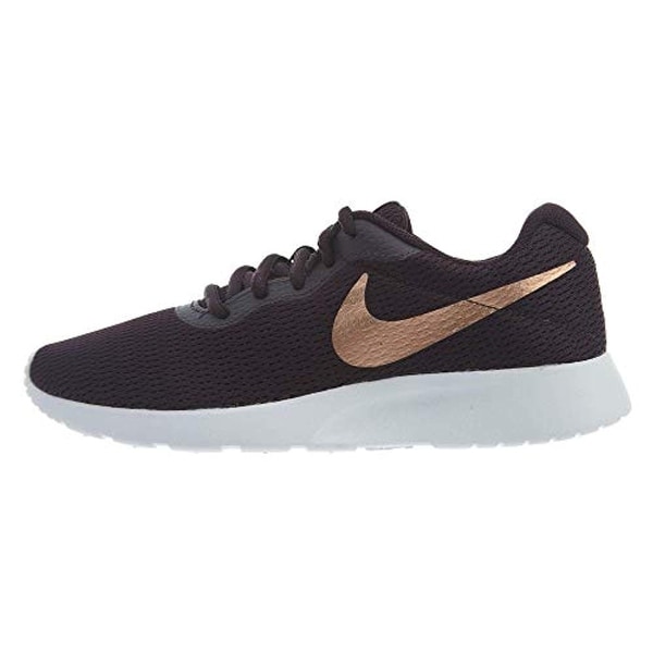 nike women's tanjun shoes