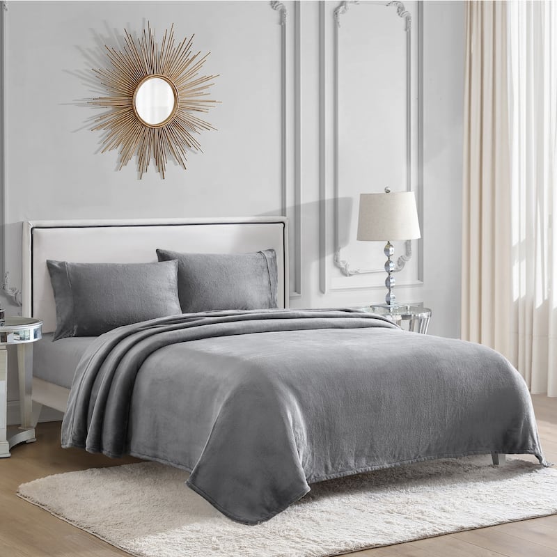 Juicy Couture Plush Sheet and Pillow Cases Set