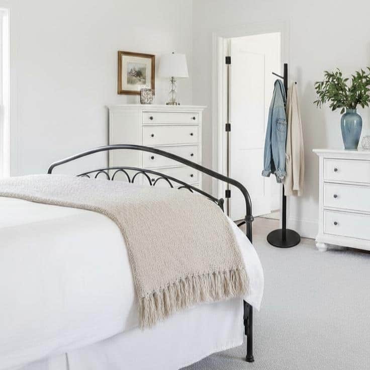 Made4Home Teylers Solid Wood 8-Hook Freestanding Coat Rack