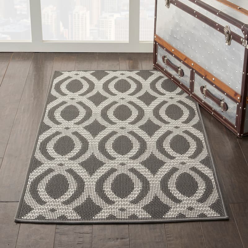 Porch & Den Goboes Geometric Indoor/Outdoor Area Rug - 2'8" x 4' - Grey