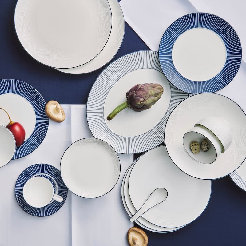 Wedgwood Gio Blue Plate 11.1in, Blue Line