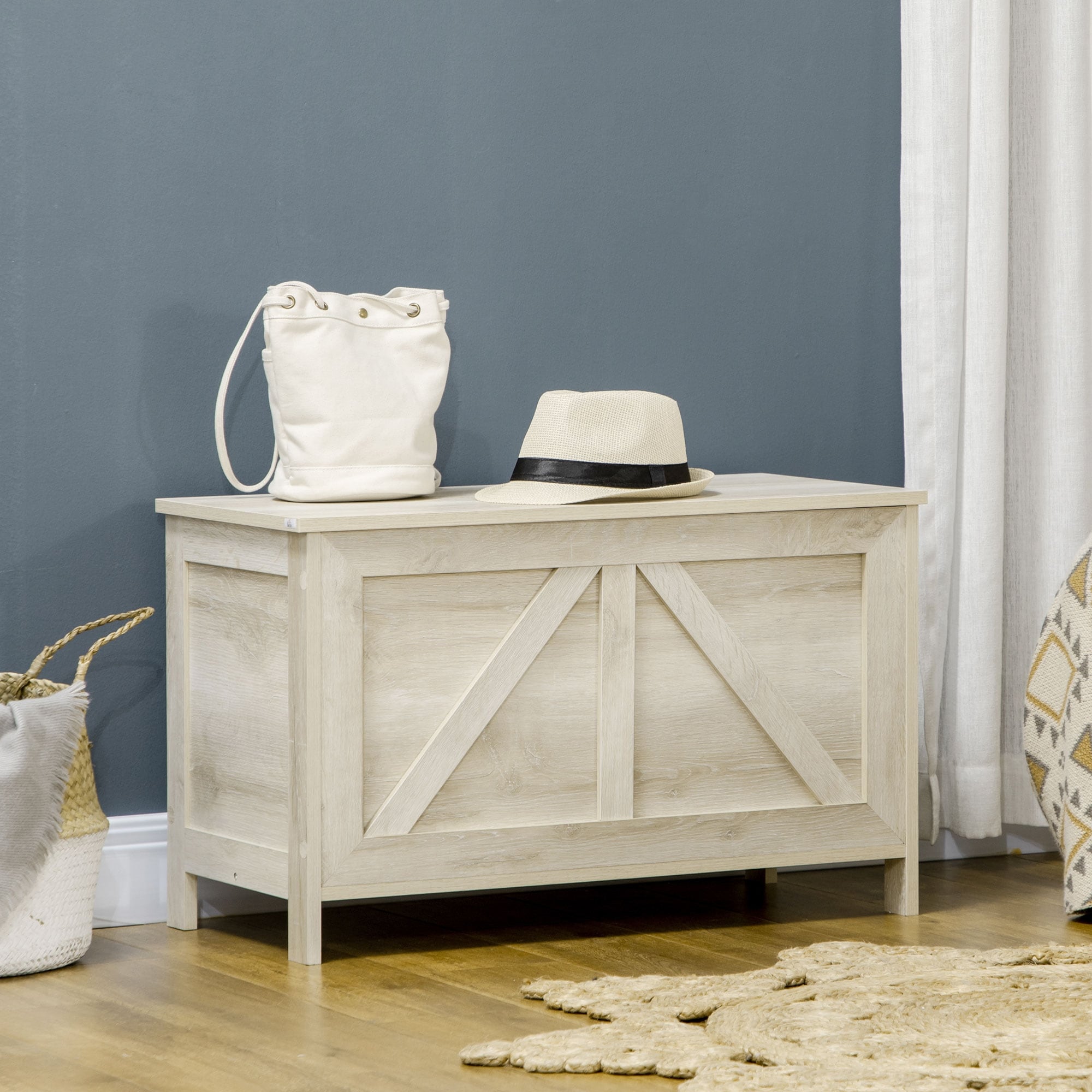Top outlet toy box