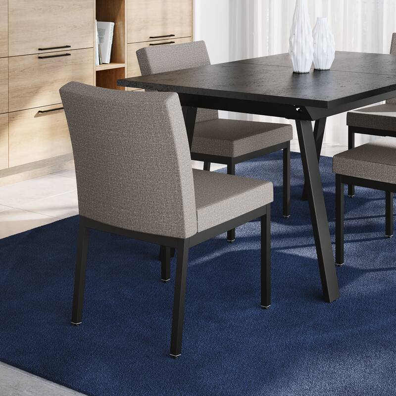Amisco Reaves Extendable Table and Perry Chairs 5-Pieces Dining Set