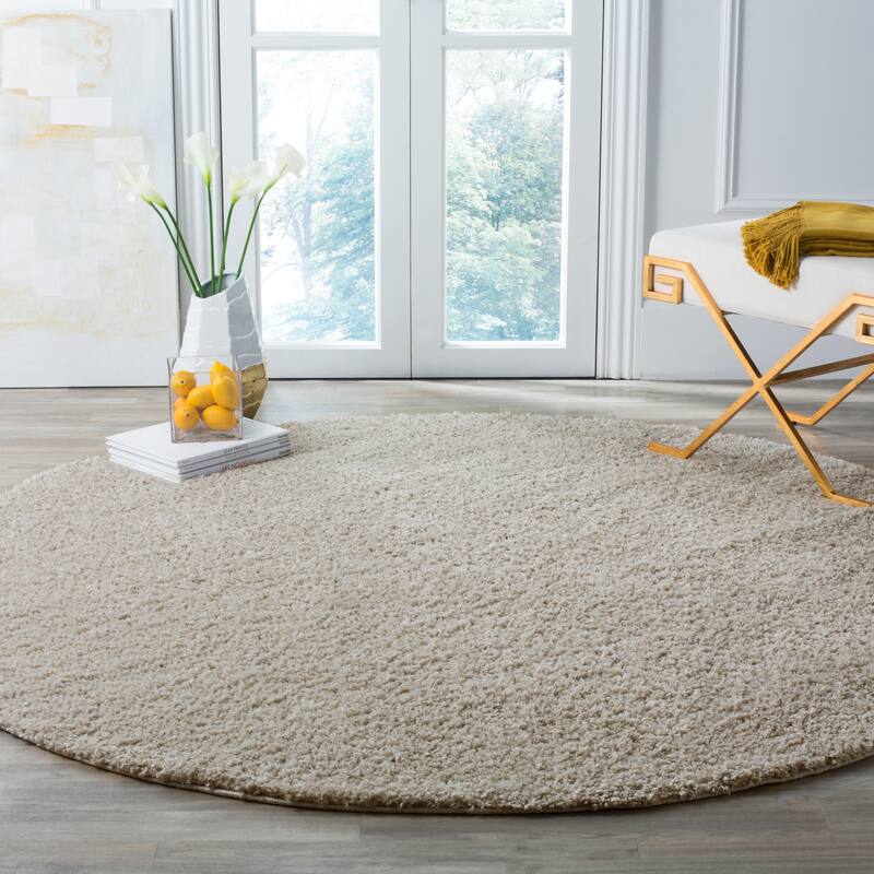 SAFAVIEH Arizona Shag Mechtilde 1.6-inch Thick Rug - 6'7" Round - Linen
