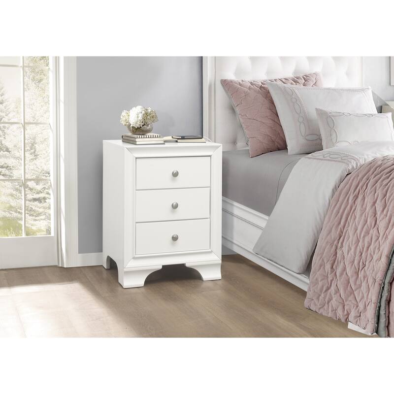 3-Drawers Nightstand with 2 USB Ports Transitional Bedroom Furniture 1pc Bedside Table Wooden