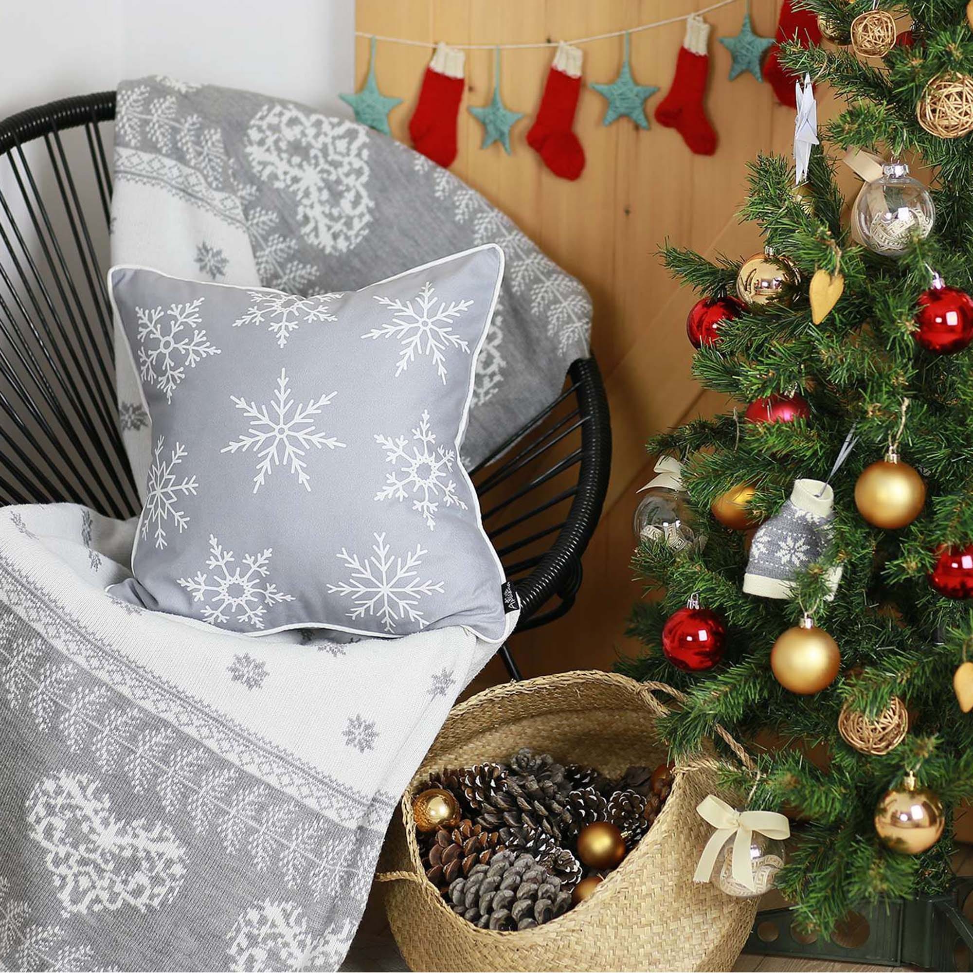 https://ak1.ostkcdn.com/images/products/is/images/direct/0b54b1307985f452e18e4b28edf0771f4e258cb3/Decorative-Christmas-Snowflakes-Single-Throw-Pillow-Cover-Square.jpg