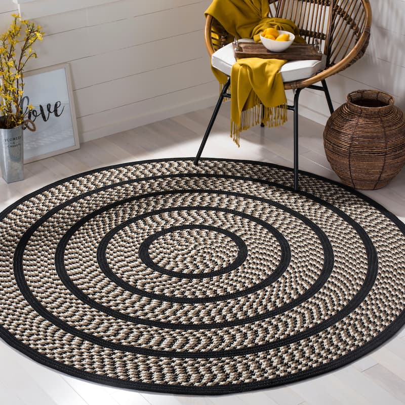 SAFAVIEH, Handmade Braided Jinela Country Rug - 8' Round - Ivory/Black