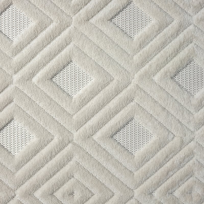 Sevita Modern Diamond Indoor/Outdoor Area Rug
