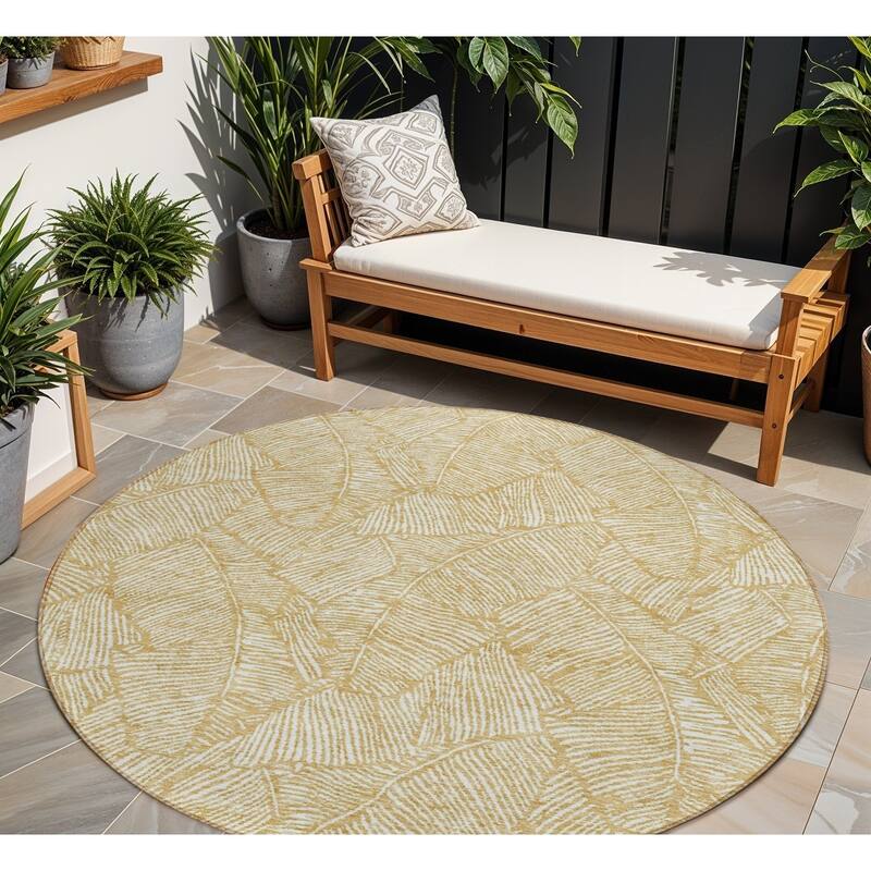 HomeRoots Floral Transitional Rectangle Outdoor Rug - 8' Round