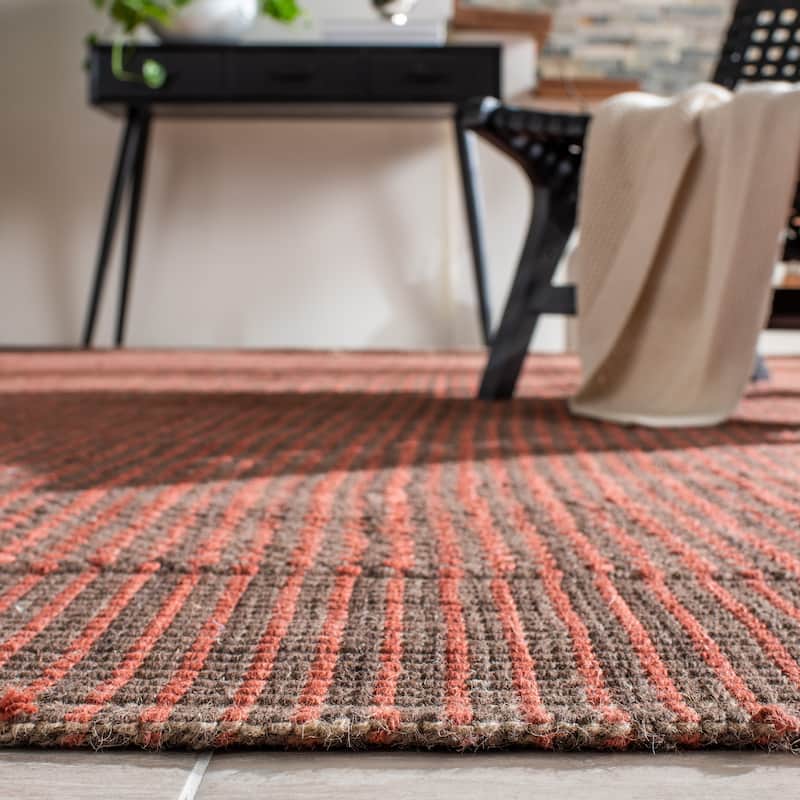 SAFAVIEH Handmade Natural Fiber Izabelle Jute Rug