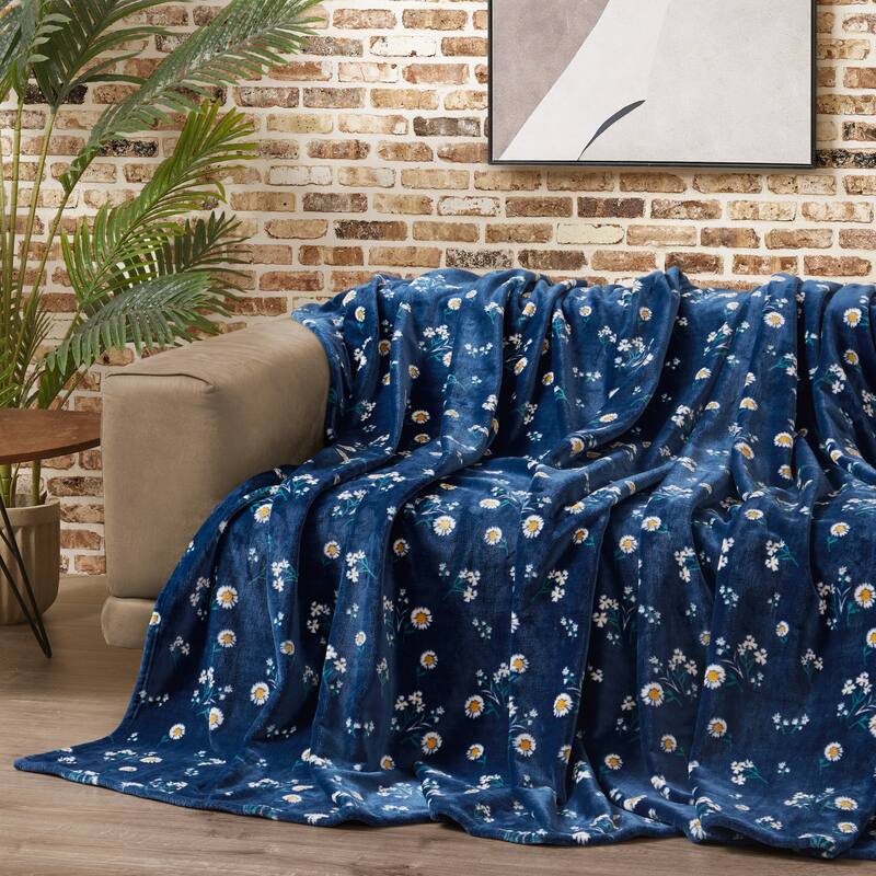 Lucky Brand Daisy Plush Throw Blanket - 90"x90" Queen - Blue