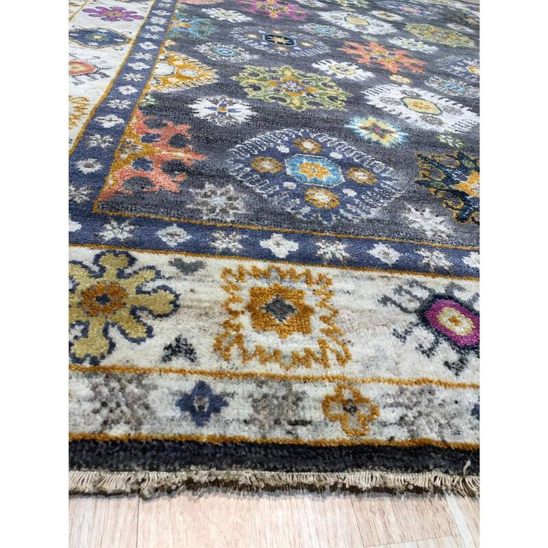 Gray/Ivory Hand Knotted Wool Traditional Malayer Rug, 10' x 14', soft elegant floor accent - L