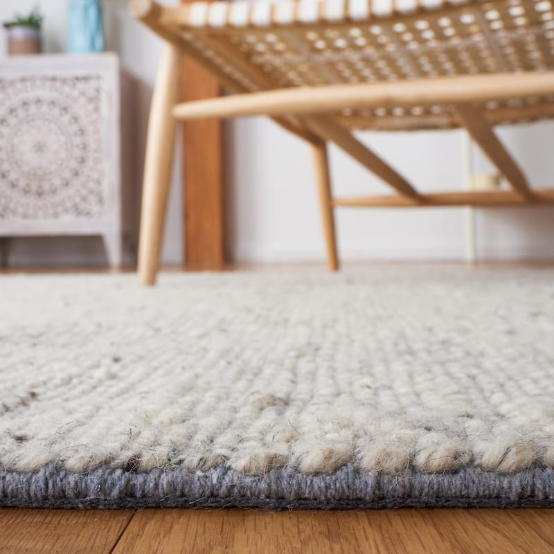 SAFAVIEH Handmade Vermont Larissa Wool Rug