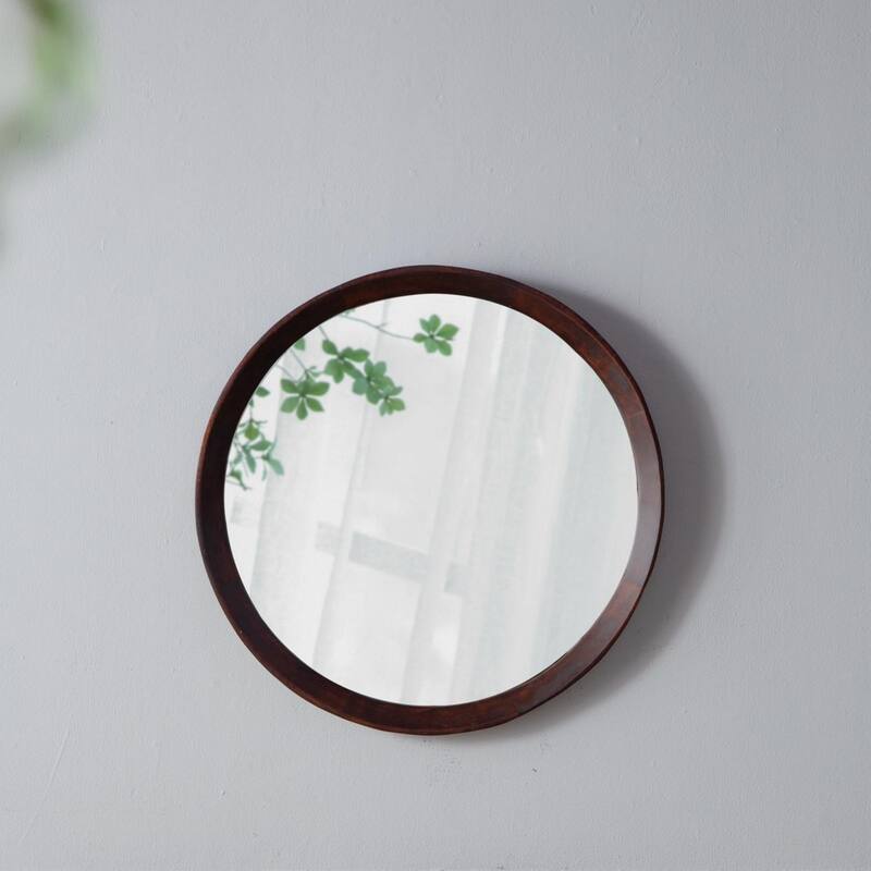Round wall mirror for living room