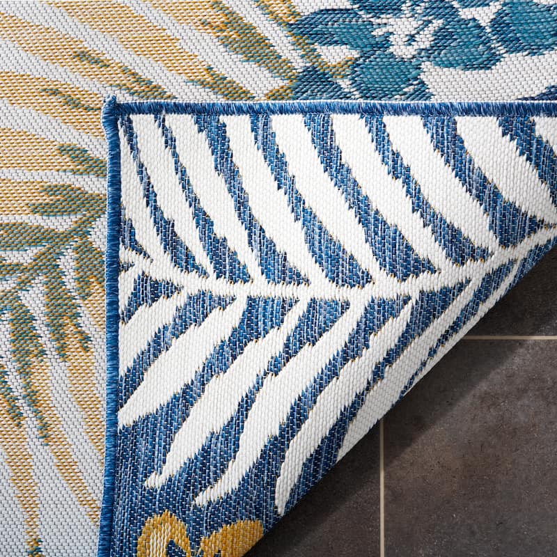 SAFAVIEH Sunrise Tracy Indoor/Outdoor Waterproof Rug - 4' x 5'7"