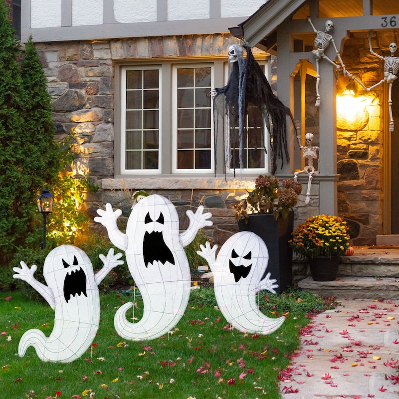 Glitzhome 3ft Lighted Halloween Ghosts Family Outdoor Décor with Warm white LEDs