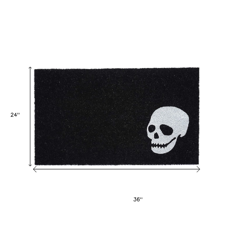 HomeRoots 24" X 36" Black And White Coir Skull Outdoor Halloween Door Mat - 24' X '36