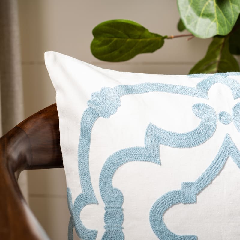 SAFAVIEH Laura 18-inch Pillow