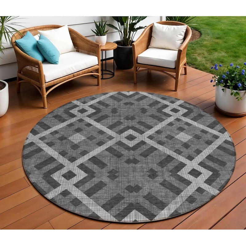 HomeRoots Geometric Transitional Rectangle Outdoor Rug - 8' Round