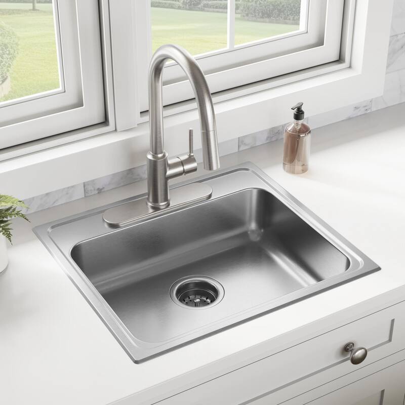 PROFLO PFXC4027 Loftus 1.5 GPM Single Hole Kitchen Faucet