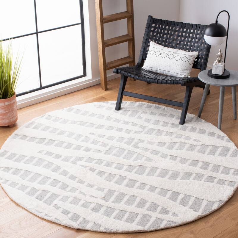 SAFAVIEH Handmade Manhattan Liberdade Modern Abstract Wool Rug - 6' Round - Grey/Ivory