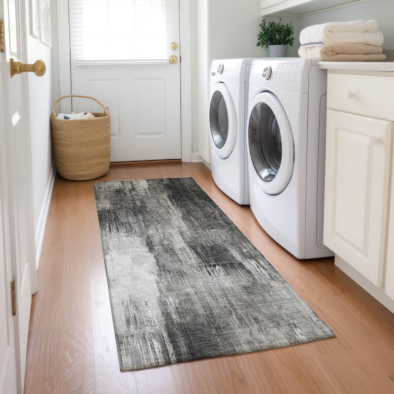 Machine Washable Indoor/ Outdoor Modern Ombre Chantille Rug - Gray - 2'3" x 7'6"