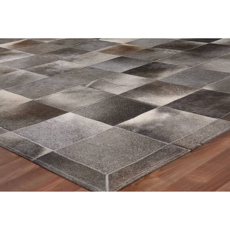EXQUISITE RUGS Natural Hide Hand-stitched Leather Hide Grey Area Rug.