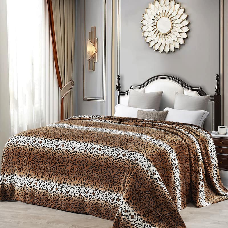 Lightweight Printed Safari Animal Flannel Fleece Blanket