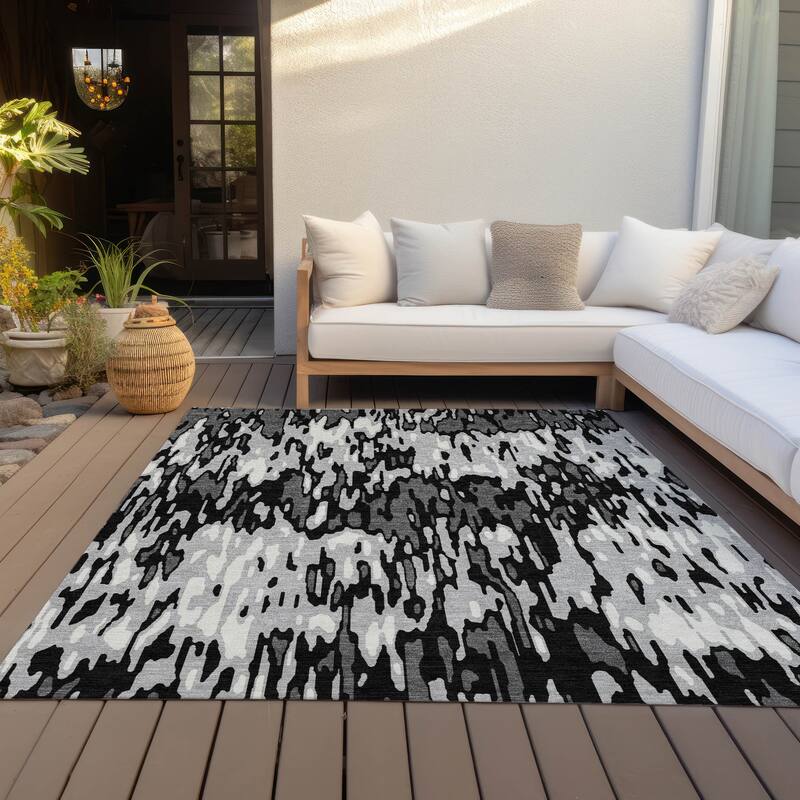 Machine Washable Indoor/ Outdoor Modern Watercolor Chantille Rug