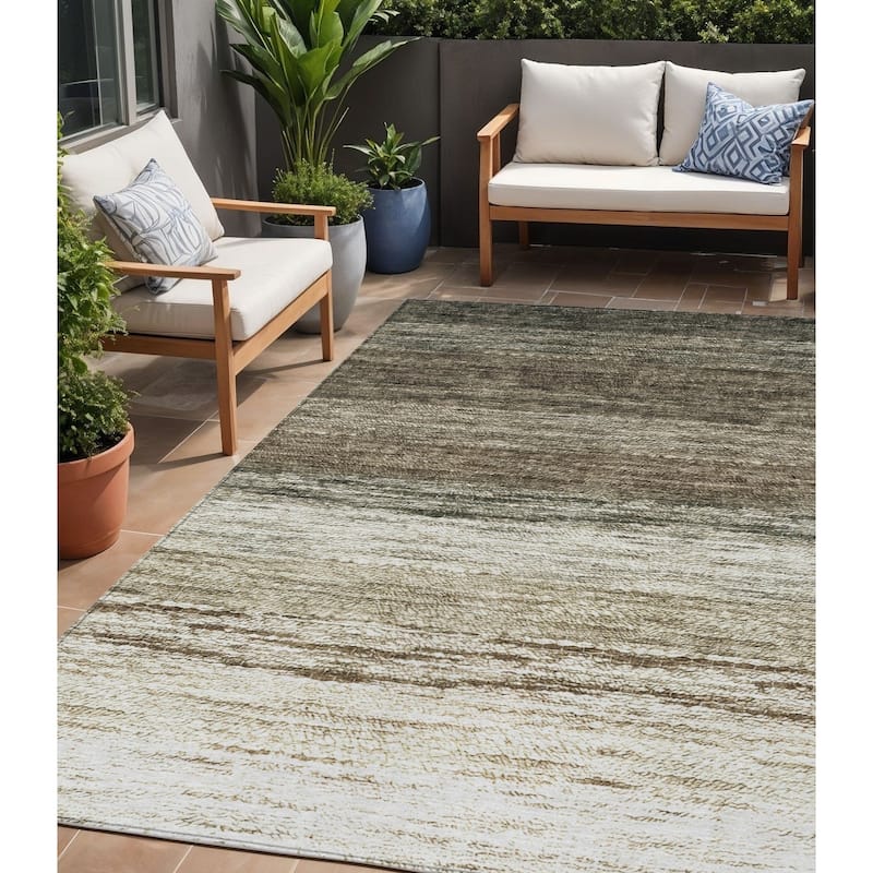 HomeRoots Ombre Transitional Rectangle Outdoor Rug - 5' X 8'