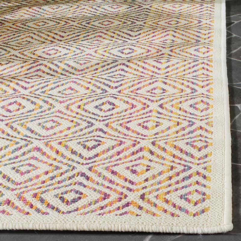 SAFAVIEH Havana Pepper Indoor/ Outdoor Waterproof Patio Backyard Rug
