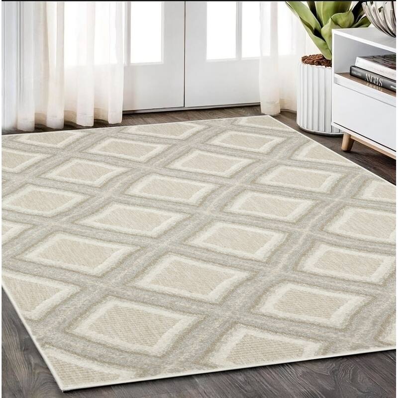 HomeRootsDiamond Transitional Rectangle Area Rug - 90.55' X '62.99' X '0.32