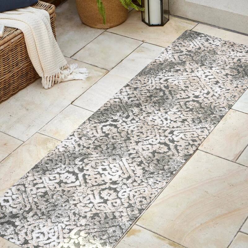 JONATHAN Y Loom High-Low Two-Tone Monstera Leaf Area Rug