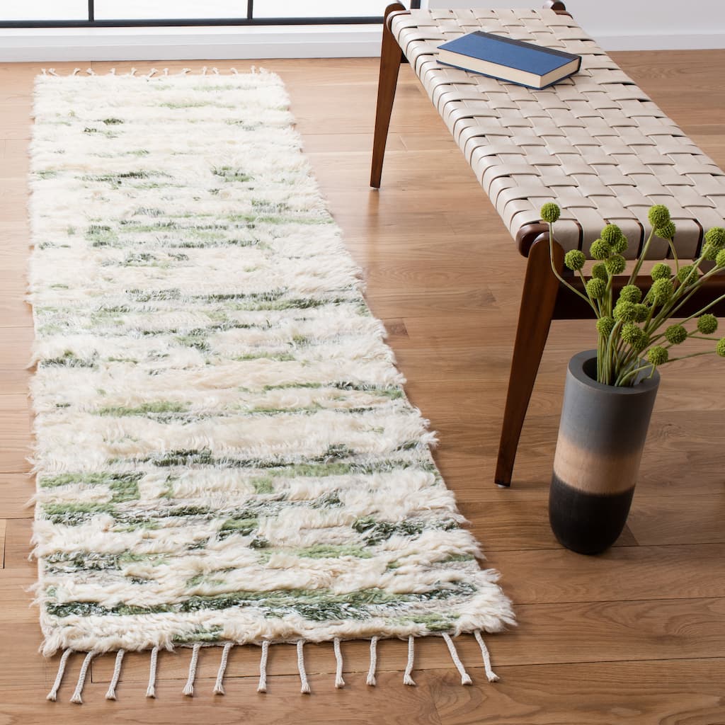 SAFAVIEH Hand-Knotted Manhattan Mireille Wool Tassel Rug