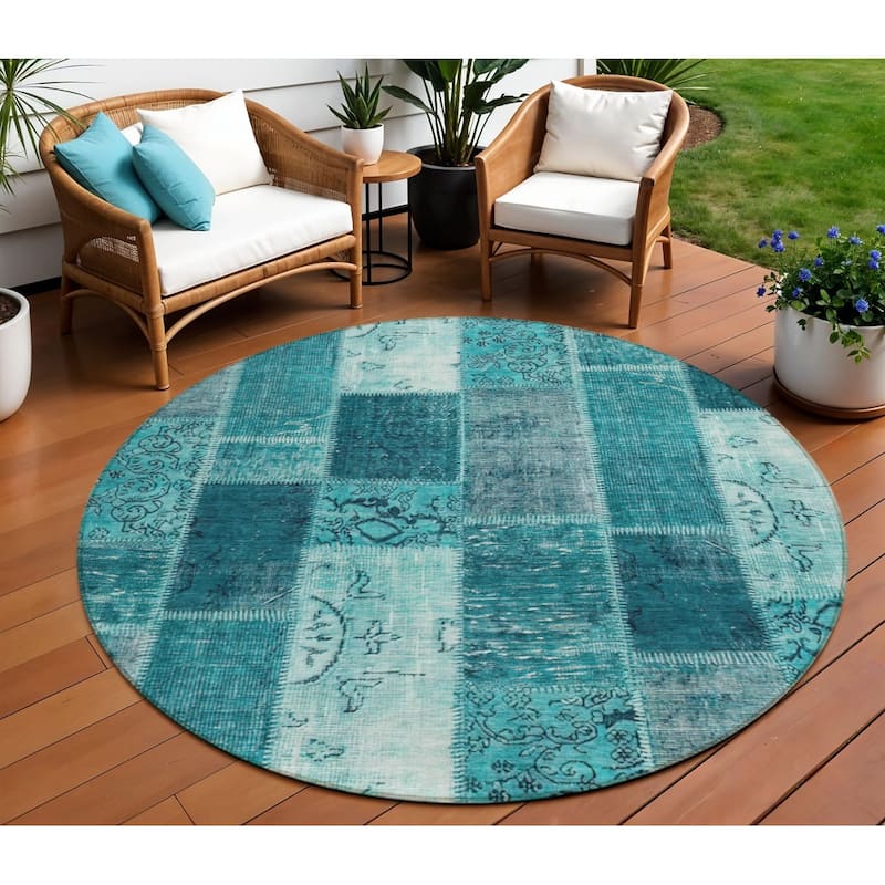 HomeRoots Patchwork Traditional Rectangle Outdoor Rug - 8' Round