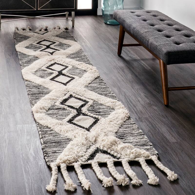 Nuloom Yara Shaggy Helix Diamonds Area Rug