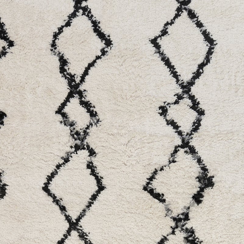 Qava Geometric Stain Resistant Soft Area Rug By HomeRoots